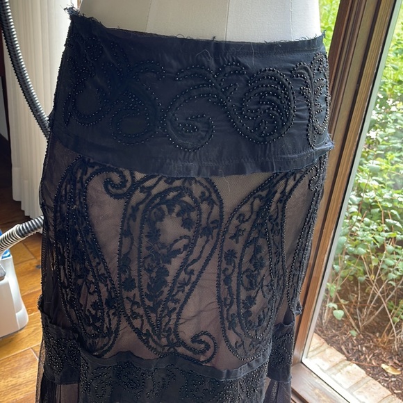 Modern Edgy Black Maxi Skirt - Picture 3 of 8